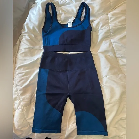 Fabletics Set - Picture 4 of 4